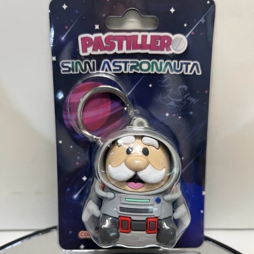 Dr Simi Astronauta Pastillero Simi Pill Bottle Keychain Llavero